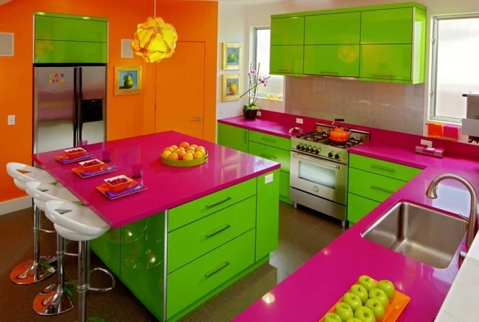bunte küche grün lila orange kombinieren