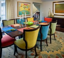 Bunte Möbel – 30 Innendesign Ideen mit viel Farbe