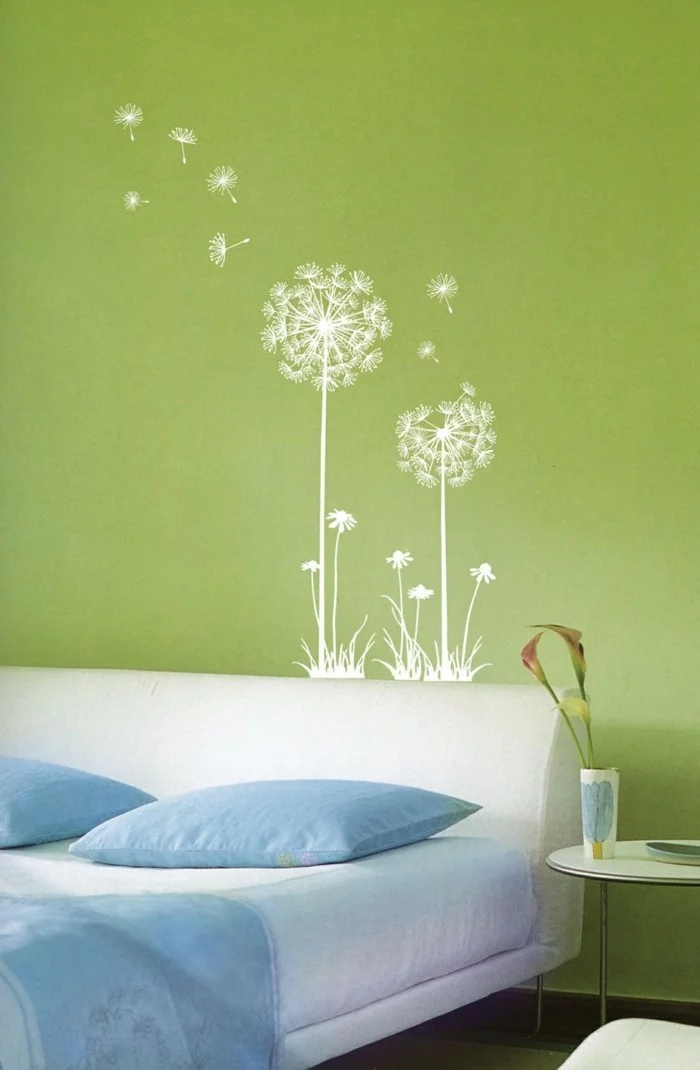 coole wandtattoos wohnideen schlafzimmer grüne wand pusteblume wandtattoo