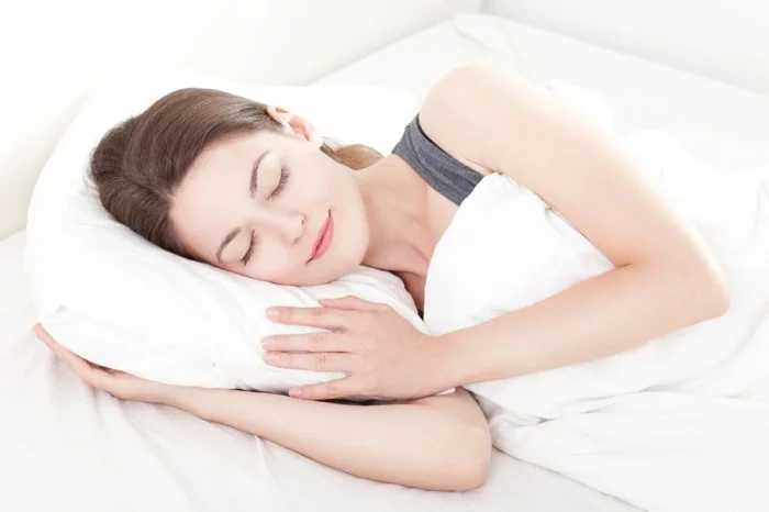 gesund schlafen schlafpositionen tipps gesundheit