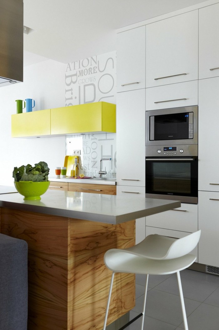 hochwertige inneneinrichtung wohnideen küche grüne akzente holztexturen