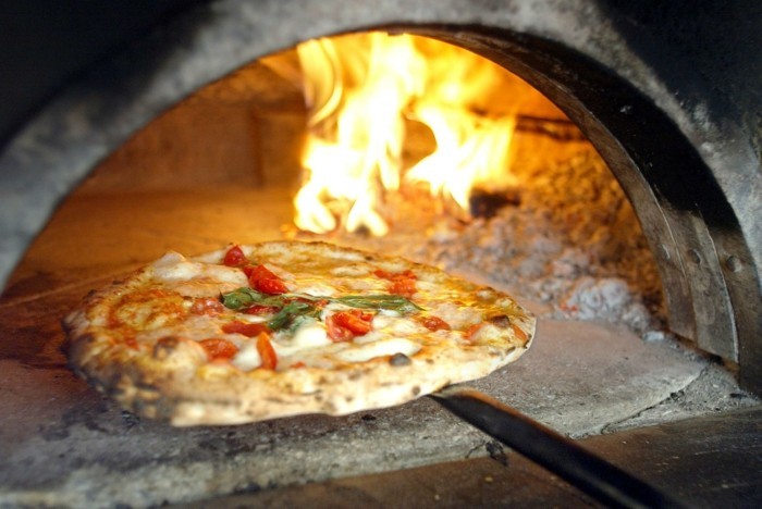 italienische pizza backofen zubereitung