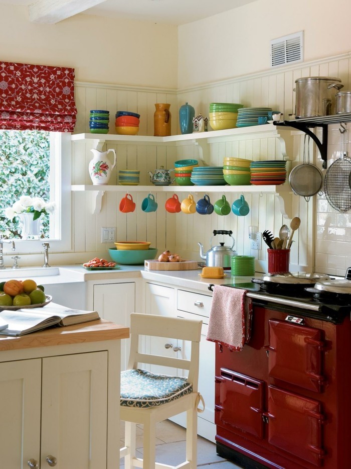 kücheneinrichtung farbiges geschirr rote küchenmöbel