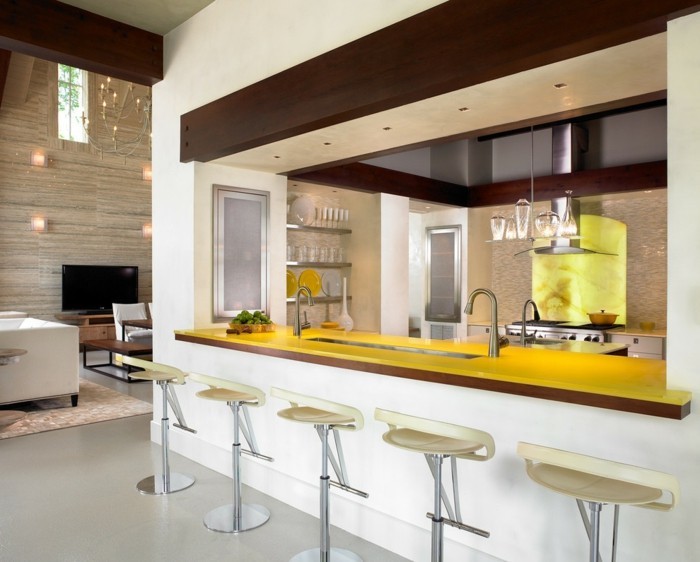 kücheneinrichtung gelbe arbeitsplatte moderne barhocker