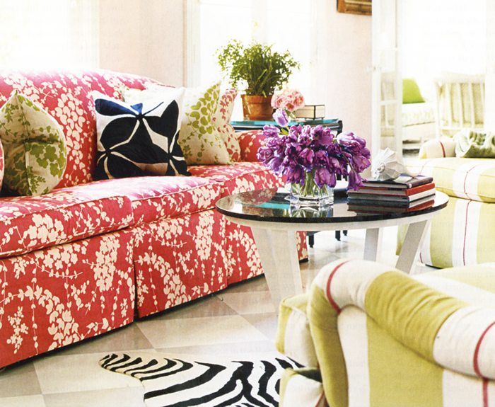 möbel bunt florales muster wohnideen wohnzimmer farbiges sofa
