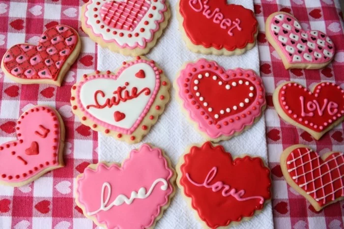 valentinstag ideen kekse dekorieren rot rosa