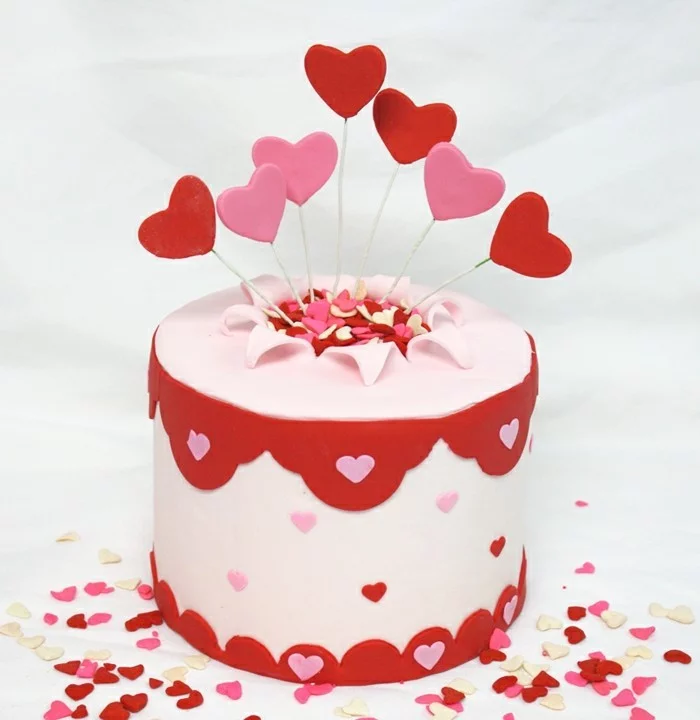 valentinstag kuchen torte dekorieren herzen