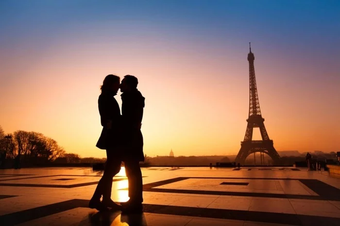 valentinstagsgeschenk für sie paris reise kurzurlaub romantische geschenkideen