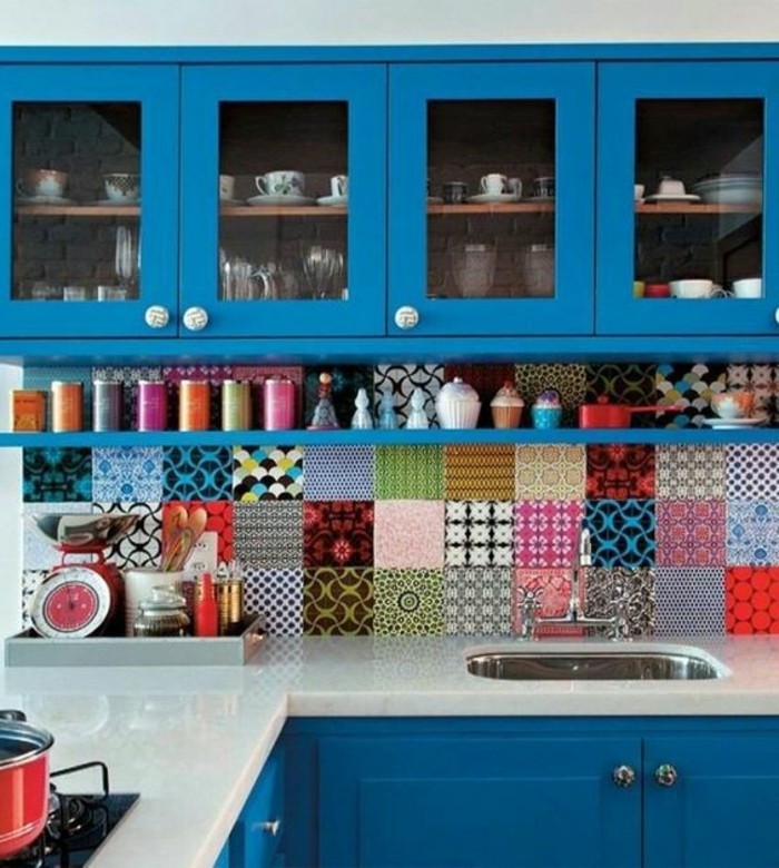 wohnideen küche blaue küchenschränke coole küchenrückwand