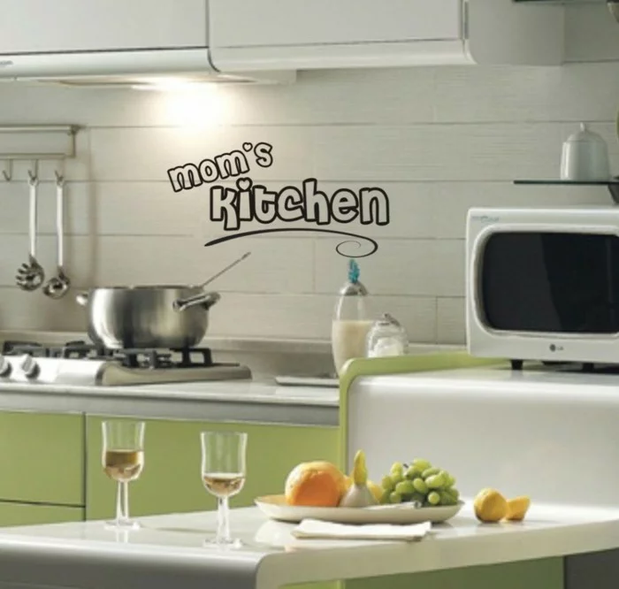 deko ideen küche wandtattoo grüne küchenschränke