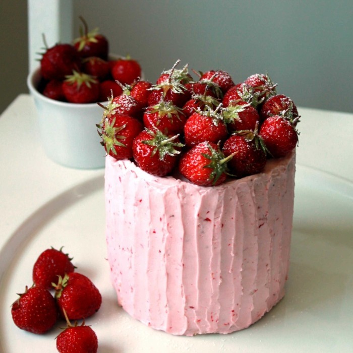 torten deko ideen erdbeeren creme torte