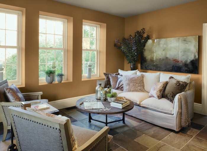 farbkombinationen im wohnzimmer helle wandfarbe und neutrale möbel