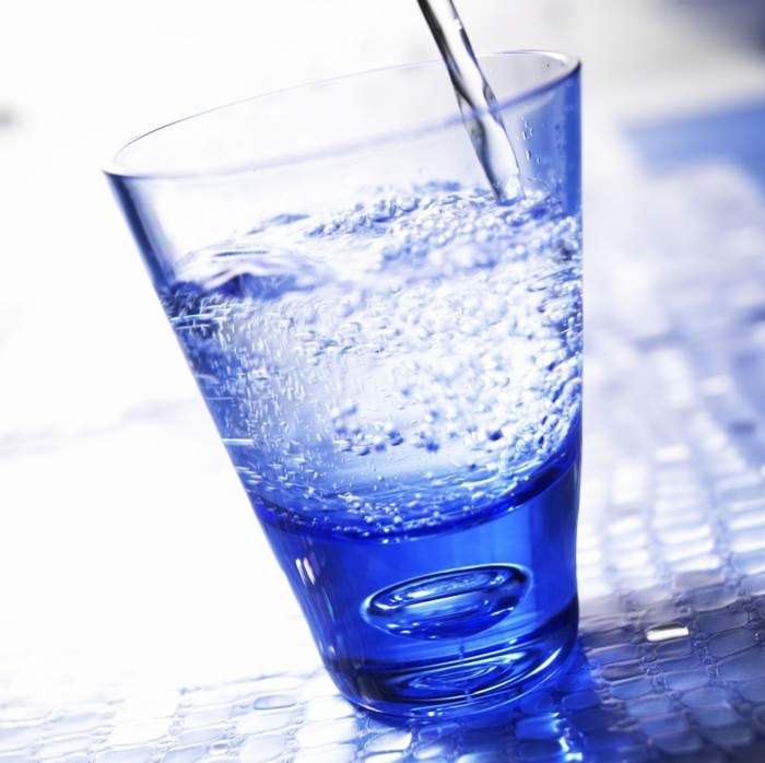 gesund leben tipps mehr wasser trinken arbeitsplatz