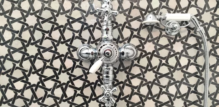 marokkanische fliesen zementfliesen interirdesign ideen wohnung design anders denken mosaik fliesen kreative wandgestaltung dusche