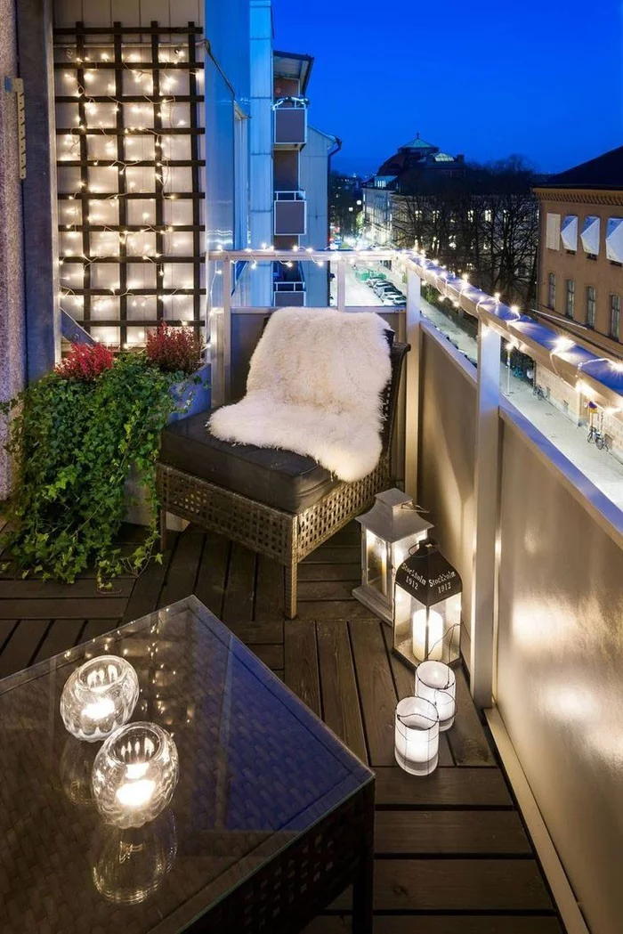platzsparende moebel kleinen balkon gestalten abendromantik