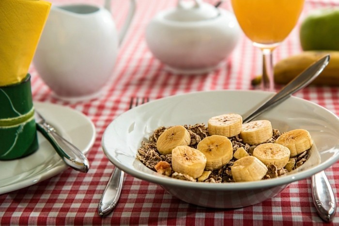 vegan abnehmen frühtück gesund bananen haferflocken