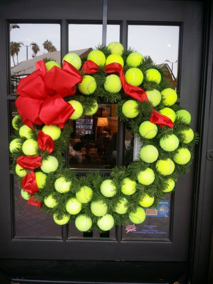 deko selber machen für weihnachten aus tennisbällen