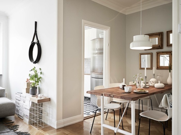 skandinavisches design im esszimmer holztisch und bequeme weiße stühle