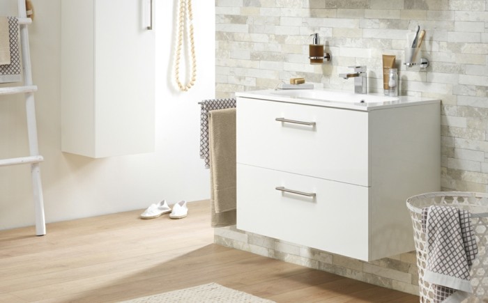 Badeaccessoires einfach und unkompliziert befestigen