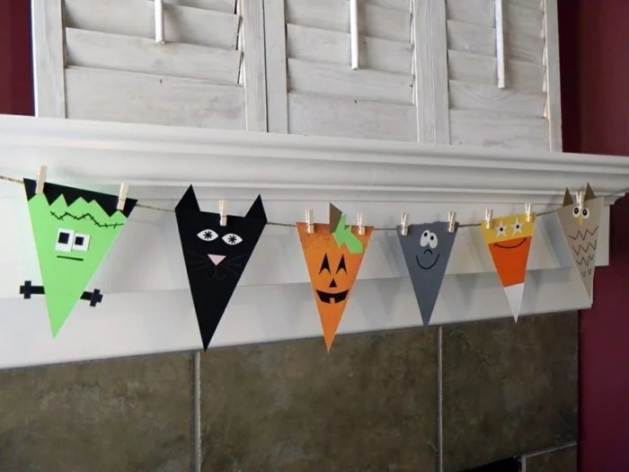 Halloween Dekogirlande aus Papier in Form von Monstern 