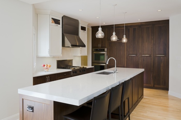 schöne wohnideen moderne schränke in braun für die küche kücheninsel mit weißer arbeitsplatte