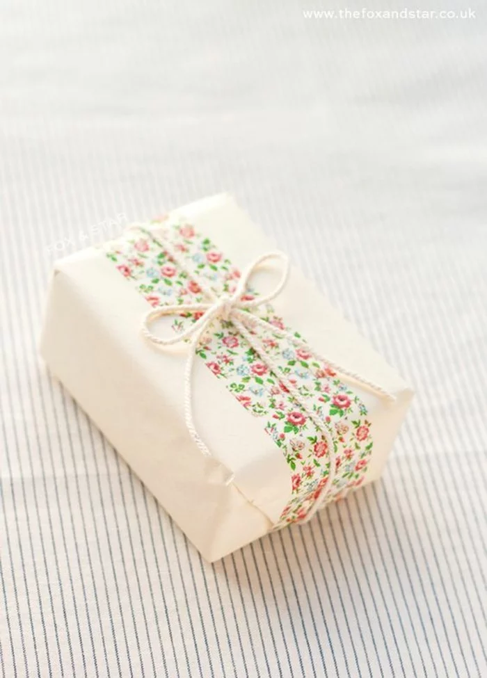 geschenkverpackung mit washi tape dekorieren