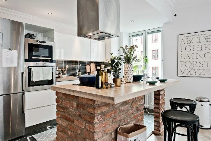 modern wohnen skandinavische küche einrichten mit ziegeltecke und schwarzen stühlen