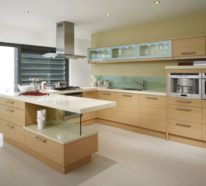 Moderne Küche in U-Form – Kochkomfort inmitten von modernen Designs