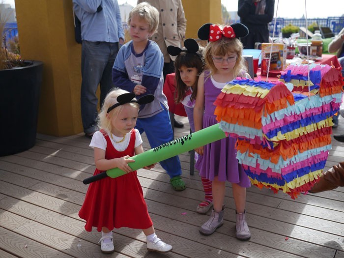 pinata basteln kindergeburtstag feiern geschnek für die kinder pappmaschee kinderspiel