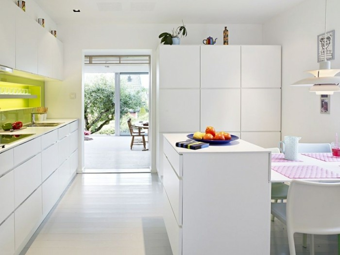 schöne wohnideen weiße küche in minimalistischem stil