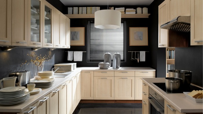 wohnideen küche beige küchenschränke und graue wände machen einen schönen farbkontrast
