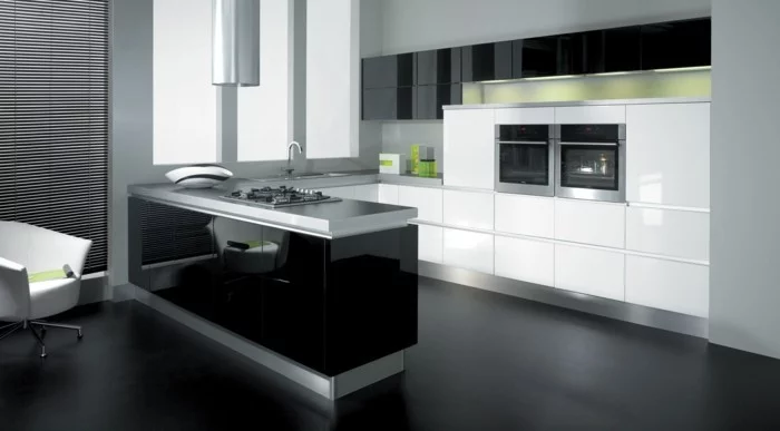 wohnideen küche u förmige küche mit eleganter schwarzer spiegeloberfläche