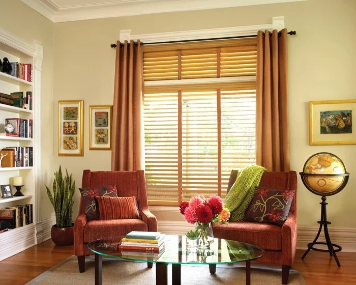 dekoideen wohnzimmer textilien und accessoires in warmen schattierungen