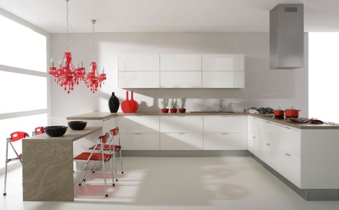 moderne küche in weiß mit roten akzenten