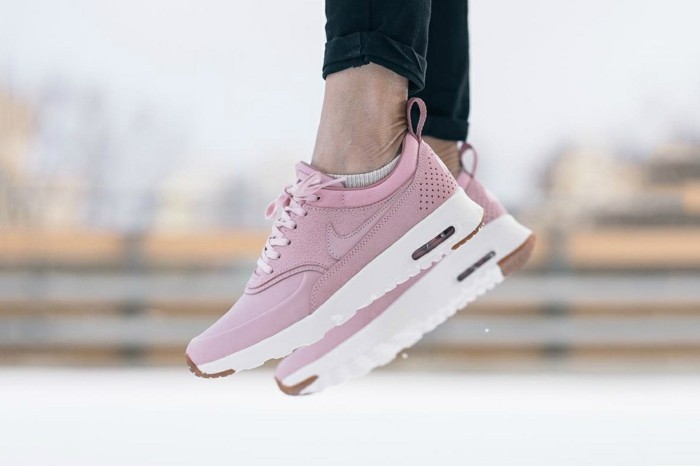rosa-sportschuhe-casual-lifestyle-velours-sneakers-nike