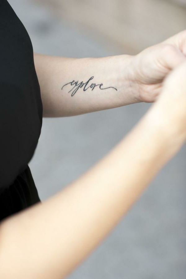 Tattoo arm frau schriftzug