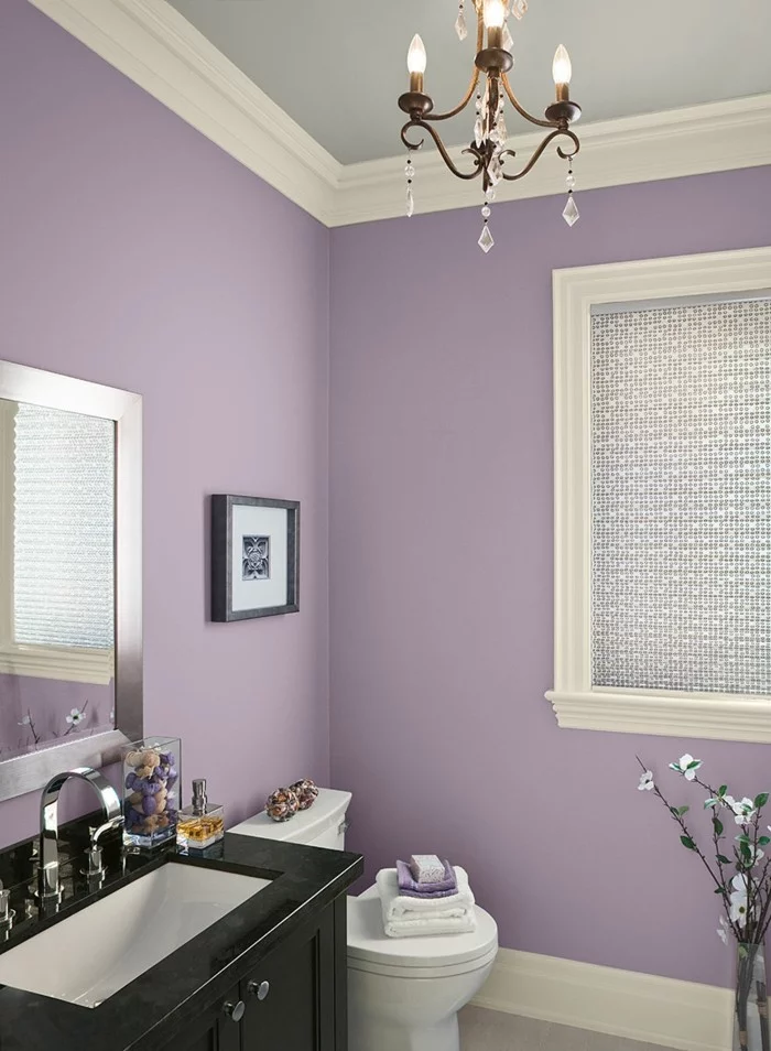 einrichtungsideen das badezimmer in lila gestalten