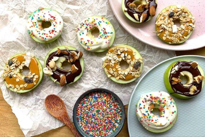gesundes, veganes Fingerfood für Kinder - Donuts aus grünen Äpfeln 