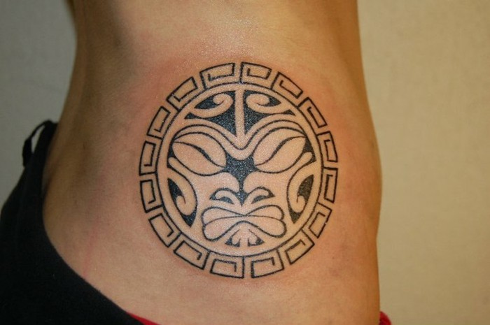 Symbol für stärke und kraft tattoo