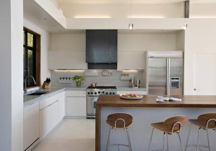 küche l-form elegante weiße küche mit freistehender kücheninsel