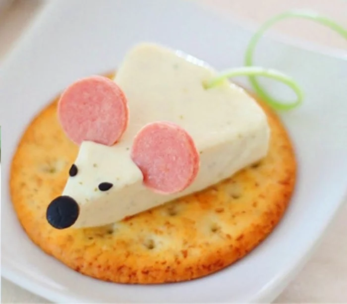 Fingerfood für Kindergeburtstag - Maus aus Käse und Salami