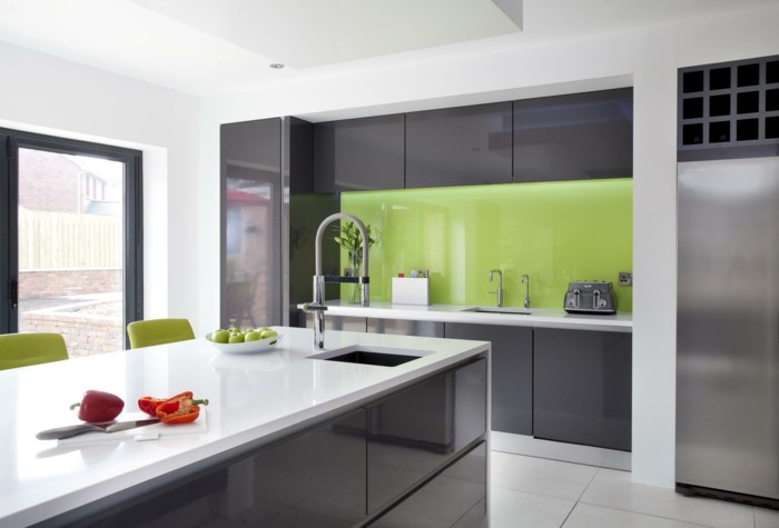 moderne küchen für farbkontraste in der küche sorgen