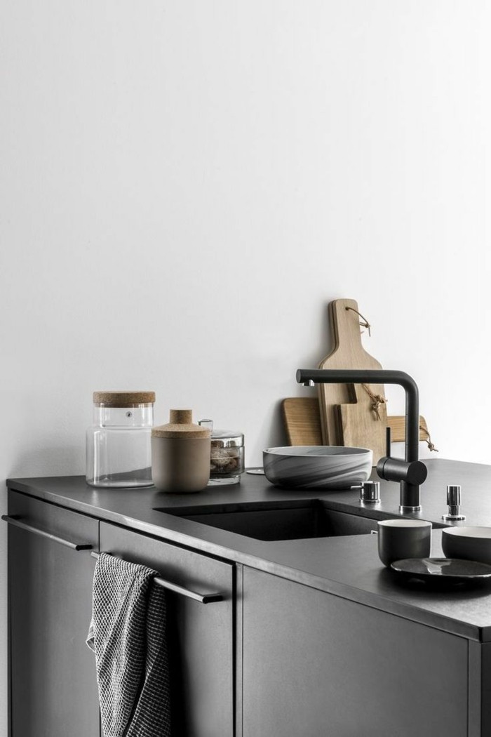 moderne küchen schwarze küchenschränke und weiße wände machen einen wunderbaren farbkontrast