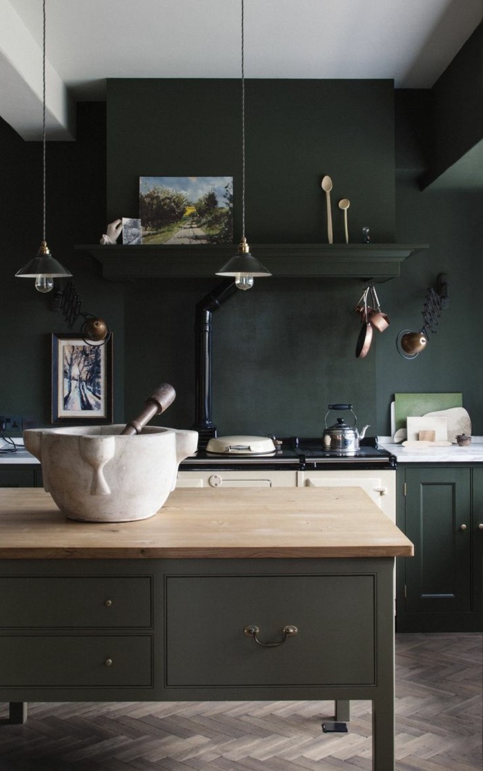 moderne küchen schwarze wandfarbe und dunkle küchenschrönke für einen dramatischen küchen look