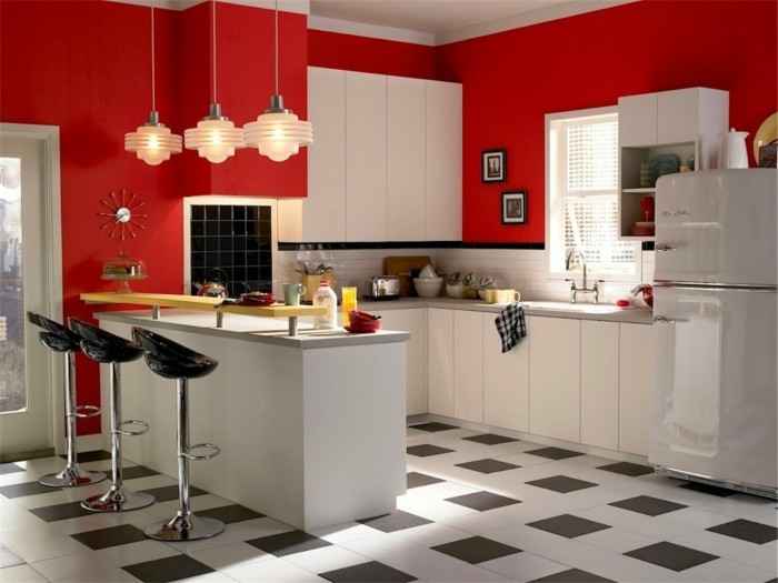 moderne küchen weiße küche mit roter wandfarbe