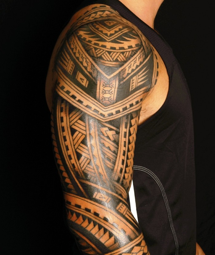Oberarm mann tattoo Tattoo Vorlagen