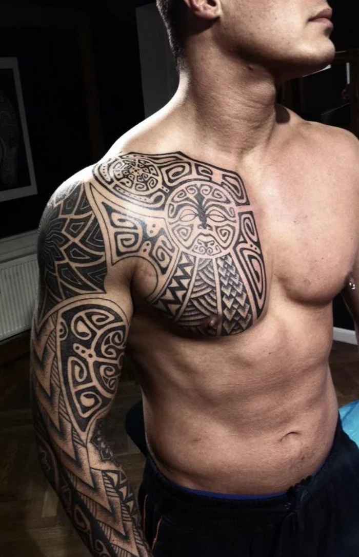 schulter tattoo ideen tribal tätowierung