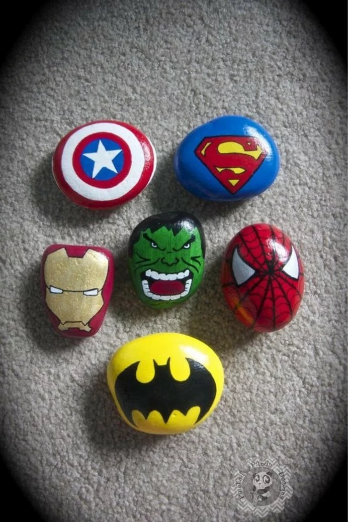 Superheros Steine bemalt mit Acrylfarben 