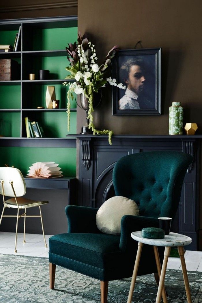 trends für den kommenden herbst farbige wandgestaltung dunkelgrün im wohnzimmer