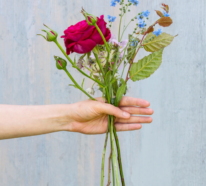 Einen Blumenstrauß selber binden – so geht es Schritt für Schritt